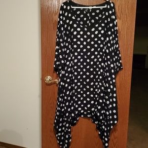 Black and white dot design tunic